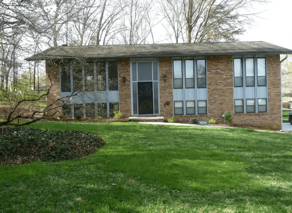 Front view of 7717 W Ogg Rd